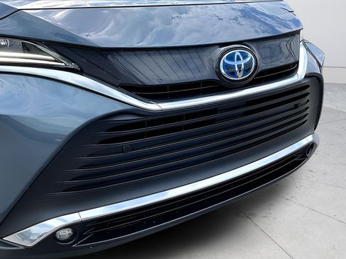 Used 2023 Toyota Venza XLE AWD/4WD image 28
