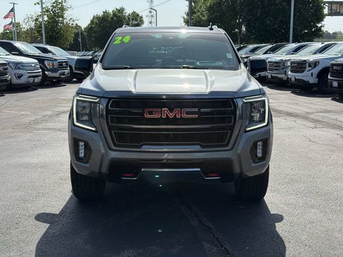 Used 2024 GMC Yukon AT4 w/ Technology Package AWD/4WD image 2