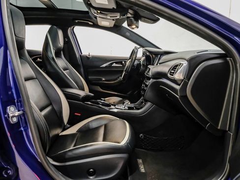 Used 2019 INFINITI QX30 Sport w/ Leather Package image 38