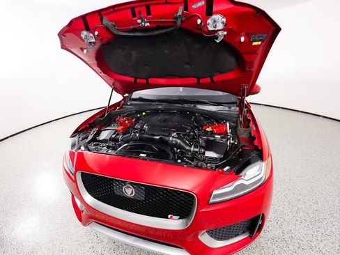 Used 2017 Jaguar F-PACE S image 14