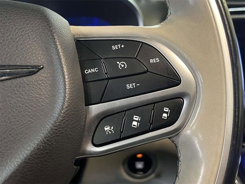 Used 2017 Chrysler Pacifica Limited w/ Advanced Safetytec Group image 22