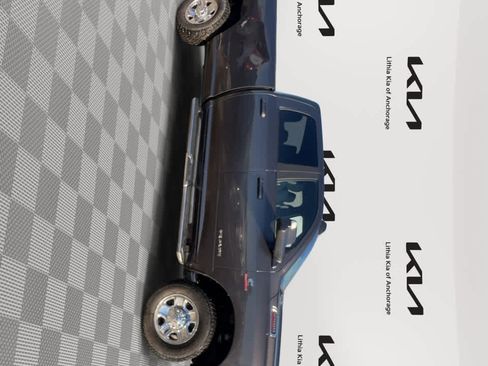 Used 2022 RAM 2500 Big Horn AWD/4WD image 2