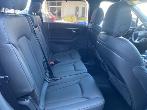 New 2025 Audi Q7 3.0T Prestige image 14