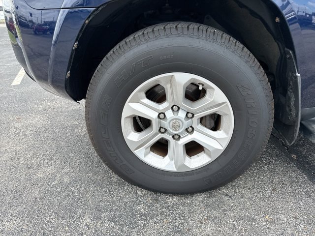 Used 2016 Toyota 4Runner SR5 AWD/4WD image 10