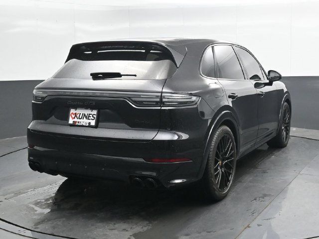 Used 2021 Porsche Cayenne GTS AWD/4WD image 3