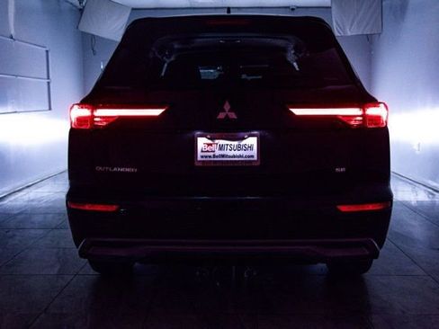 Used 2025 Mitsubishi Outlander SE AWD/4WD image 40