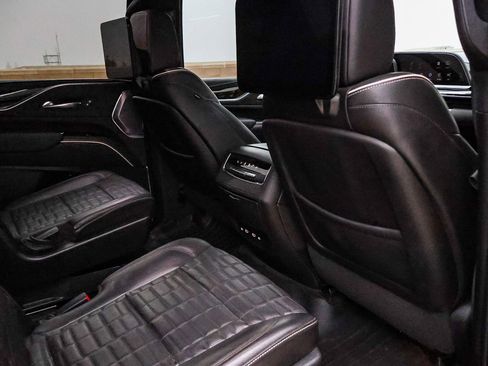 Used 2023 Cadillac Escalade Sport Platinum w/ LPO, ONYX Package image 20