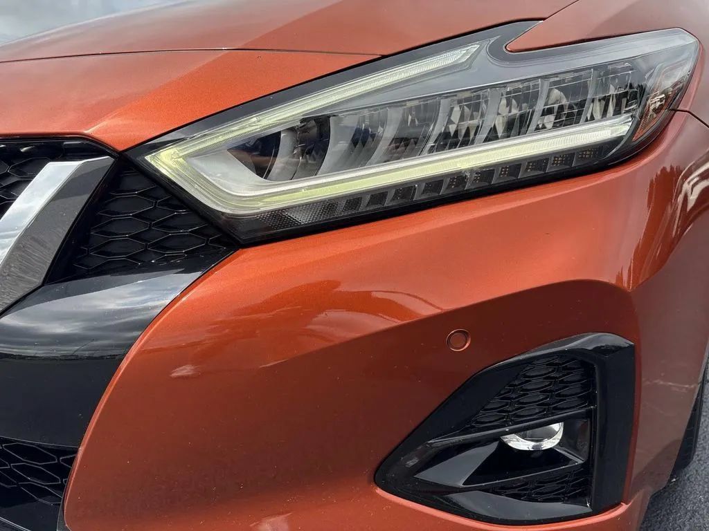 Used 2021 Nissan Maxima Platinum w/ Sport Mat Group FWD image 9
