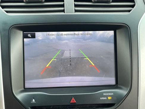 Used 2014 Ford Explorer XLT w/ Equipment Group 202A image 26