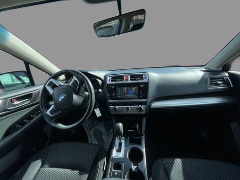 Used 2017 Subaru Outback 2.5i Premium image 9