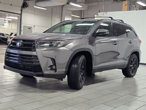 Used 2019 Toyota Highlander SE AWD/4WD image 12