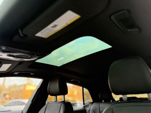 Used 2021 Audi Q8 Premium image 52