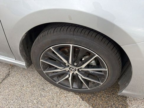 Used 2024 Toyota Camry SE image 3