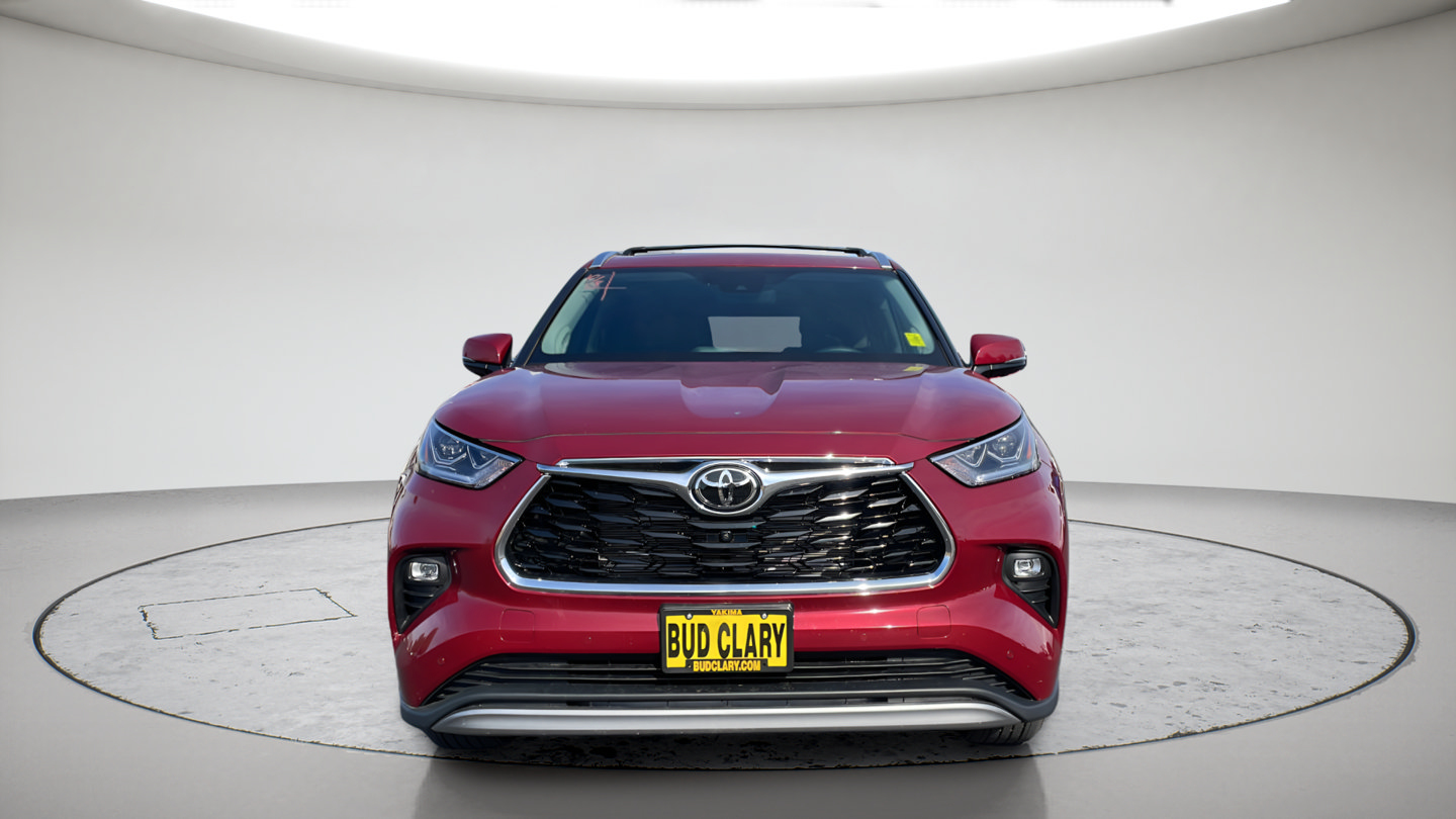 Certified 2026 Toyota Highlander Platinum AWD/4WD image 2