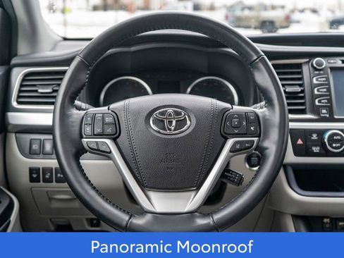 Certified 2019 Toyota Highlander Limited Platinum image 15