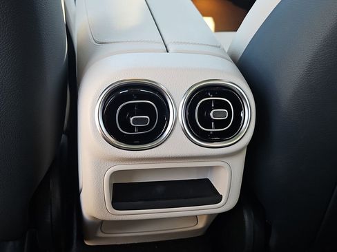 New 2026 Mercedes-Benz GLC 300 4MATIC image 19