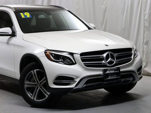 Used 2019 Mercedes-Benz GLC 300 4MATIC image 2