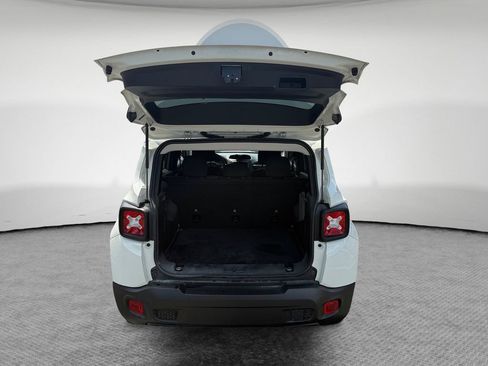 Used 2023 Jeep Renegade Latitude AWD/4WD image 25