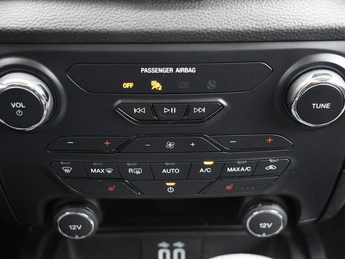 Used 2021 Ford Ranger Lariat w/ Tremor Off-Road Package AWD/4WD image 10