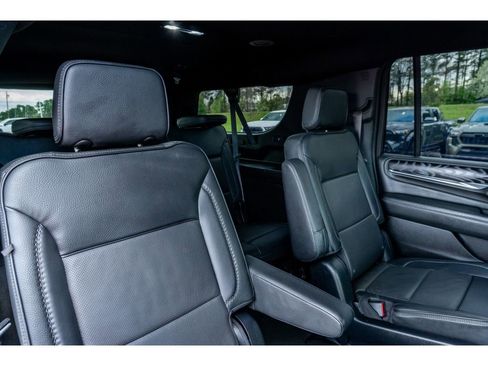 Used 2023 GMC Yukon Denali image 17