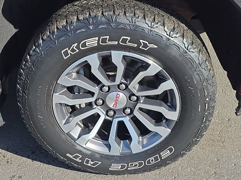 Used 2020 GMC Sierra 1500 AT4 w/ AT4 Preferred Package AWD/4WD image 12