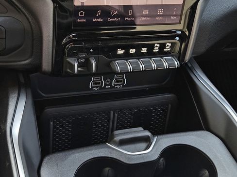 New 2026 RAM 3500 Laramie AWD/4WD image 19