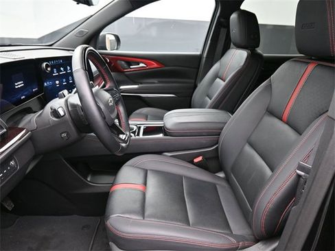 Used 2024 Chevrolet Traverse RS image 10