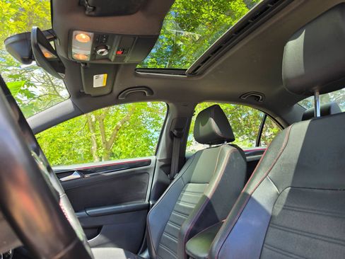 Used 2017 Volkswagen Jetta GLI FWD image 20