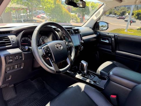 Used 2020 Toyota 4Runner TRD Off-Road Premium w/ Moonroof Package AWD/4WD image 15