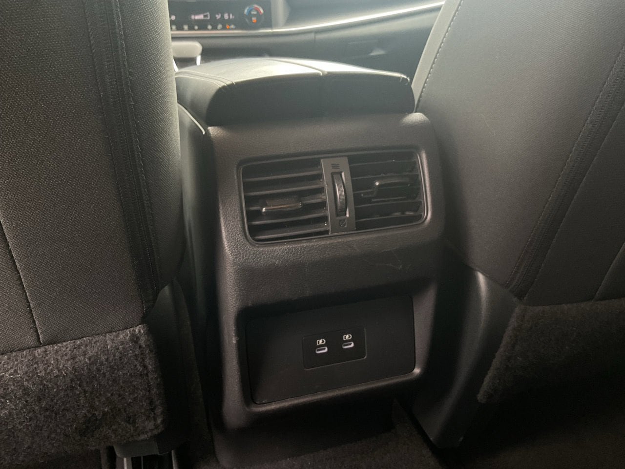 Used 2025 Nissan Rogue SV FWD image 9