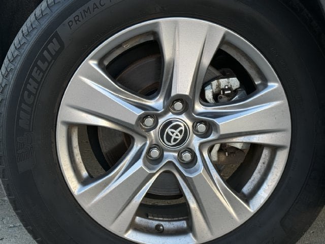 Used 2025 Toyota RAV4 XLE FWD image 10