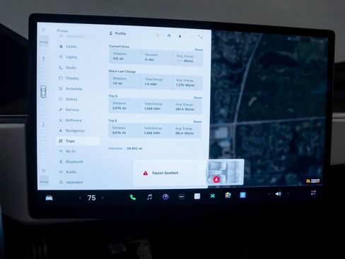 Used 2022 Tesla Model S image 23