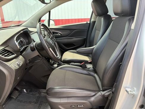 Used 2020 Buick Encore Sport Touring AWD/4WD image 22