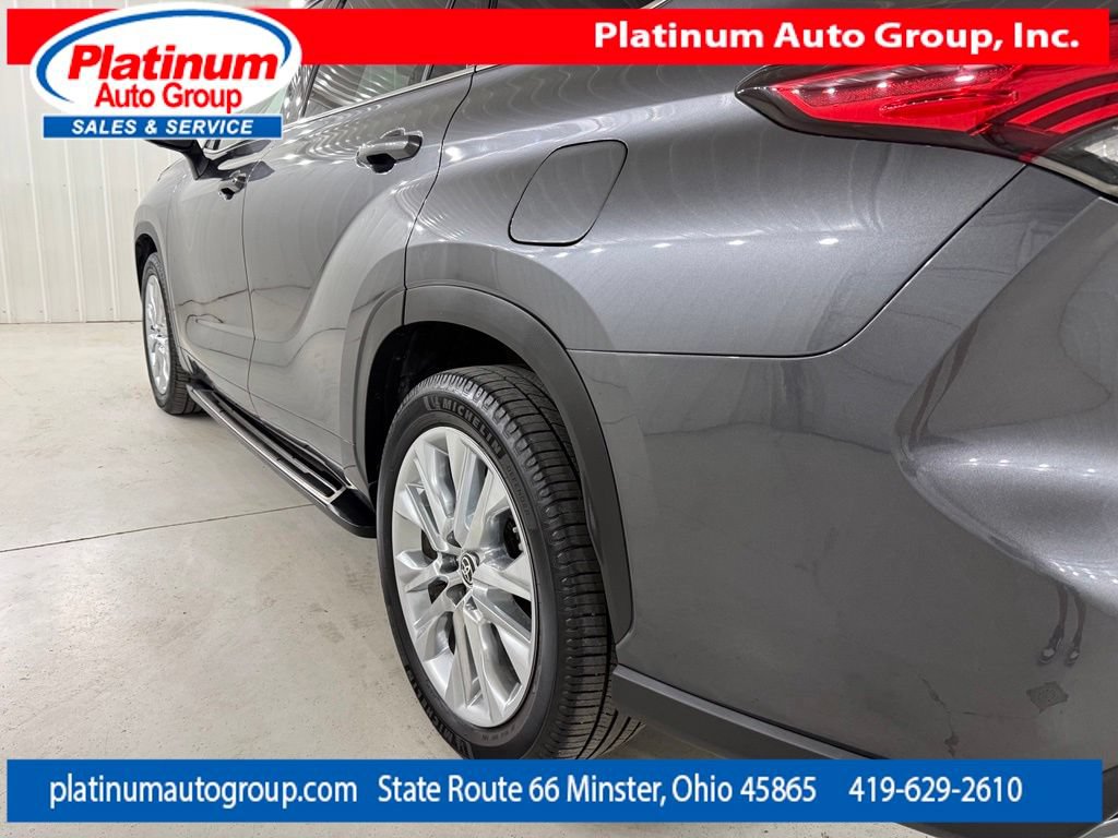 Used 2020 Toyota Highlander Limited FWD image 47