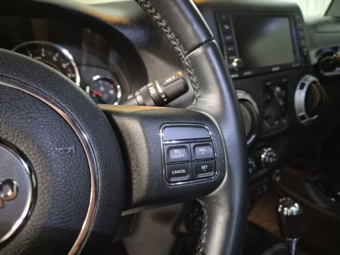 Used 2015 Jeep Wrangler Unlimited Sahara w/ Connectivity Group image 14