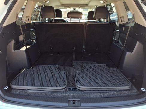 Used 2023 Volkswagen Atlas SE w/ Panoramic Sunroof Package image 6