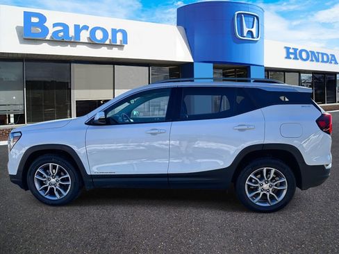 Used 2022 GMC Terrain SLT AWD/4WD image 3