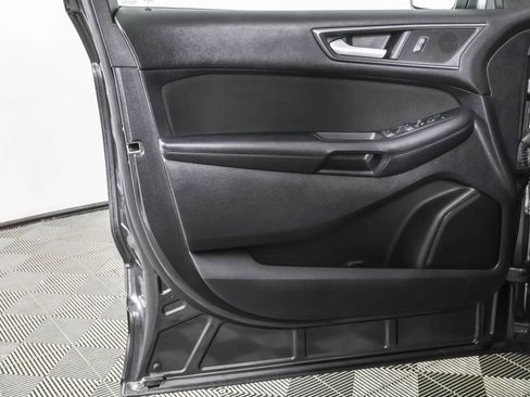 Used 2018 Ford Edge SE image 31