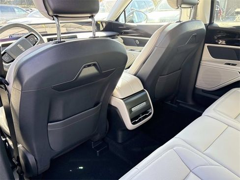 New 2026 Lincoln Nautilus Premier image 18