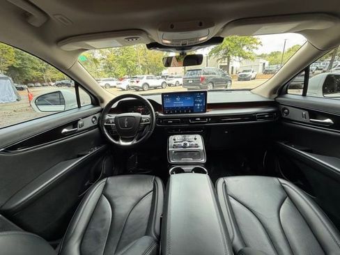 Used 2022 Lincoln Nautilus Reserve w/ Luxury Package image 9