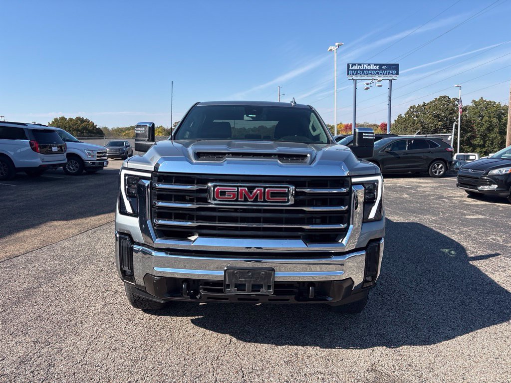 Used 2025 GMC Sierra 2500 SLT AWD/4WD image 2