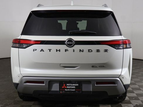 Used 2023 Nissan Pathfinder SL w/ Cargo Package image 13