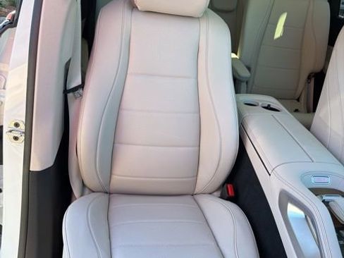 Used 2026 Mercedes-Benz GLS 450 4MATIC image 33