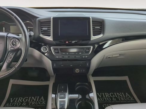 Used 2016 Honda Pilot Touring image 13