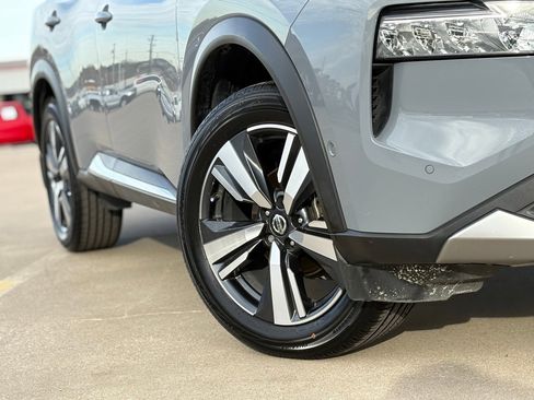 Certified 2021 Nissan Rogue Platinum image 9