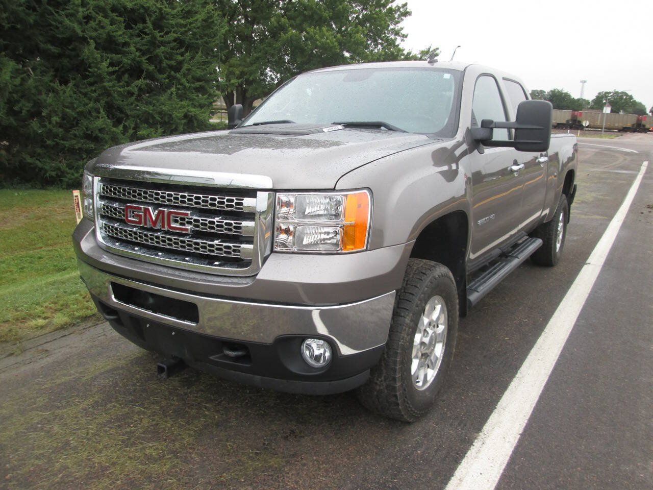 Used 2012 GMC Sierra 2500 SLE w/ SLE Preferred Package AWD/4WD image 10