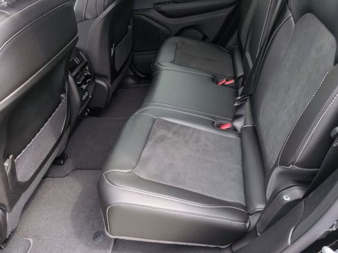 New 2025 Jeep Grand Cherokee Altitude image 12