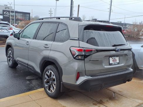 Used 2026 Subaru Forester Premium image 2