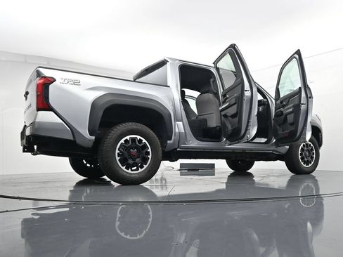 Used 2024 Toyota Tacoma TRD Off-Road AWD/4WD image 43