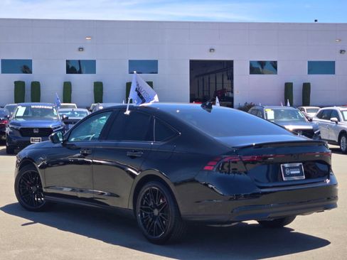 Used 2025 Honda Accord SE image 5